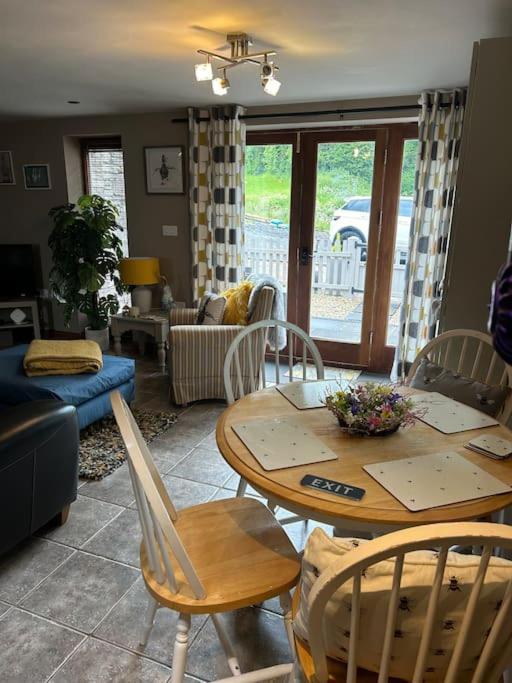 Syn Y Nant Apartment Llangorse Exterior foto